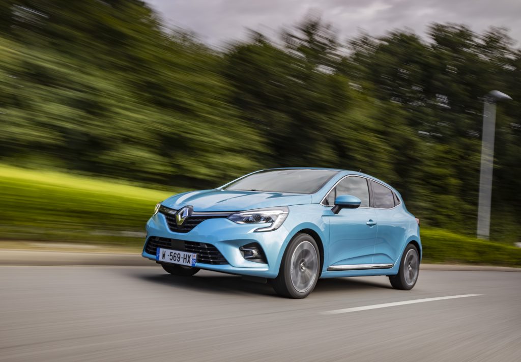 2020 - Renault CLIO E-TECH tests drive