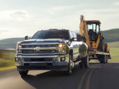 2015-Chevrolet-Silverado-3500HD-towing