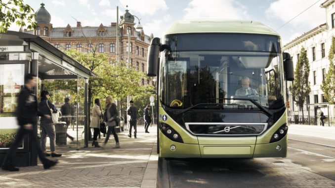 Volvo_7900_Hybrid_2011_02