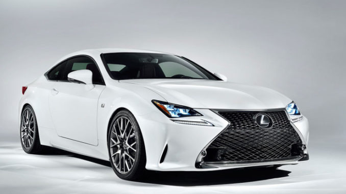 LExus-RC-300h-F-Sport-01-740x425
