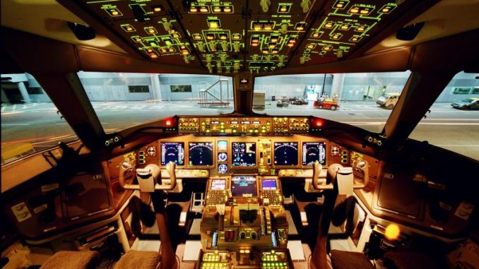 boeing 777 cockpit-715