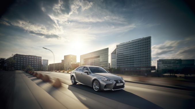 uj_lexus_is_300h