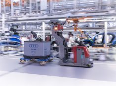 1117_audi-techday-smart-factory_driverless-floor-conveyors_1