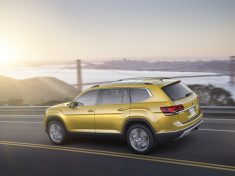 2018-volkswagen-atlas-8_800x0w