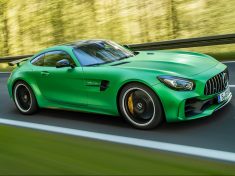 2018-Mercedes-AMG-GT-R-side-in-motion-1-e1466720852825