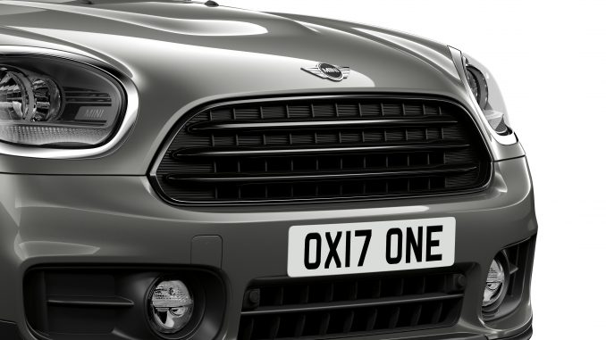 P90258966_highRes_mini-one-countryman-