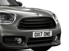 P90258966_highRes_mini-one-countryman-