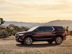 2018-Chevrolet-Traverse-side-profile-1