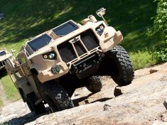 Oshkosh-JLTV-front-three-quarter-in-motion-14