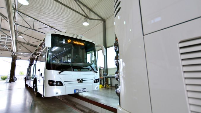 2017-09-22 Credo Inovell autóbusz átadása a győri autóbuszgyárban - Kravtex-Kühne Csoport