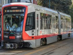 Erste Siemens-Stadtbahn startet Fahrgastbetrieb in San Francisco / Siemens-built light rail vehicles ready to begin revenue service in San Francisco