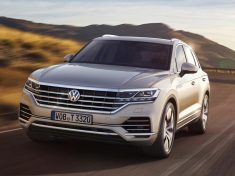 2018-volkswagen-touareg-359