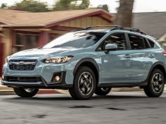 2018-Subaru-Crosstrek-2-0i-Premium-front-three-quarter-in-motion-06