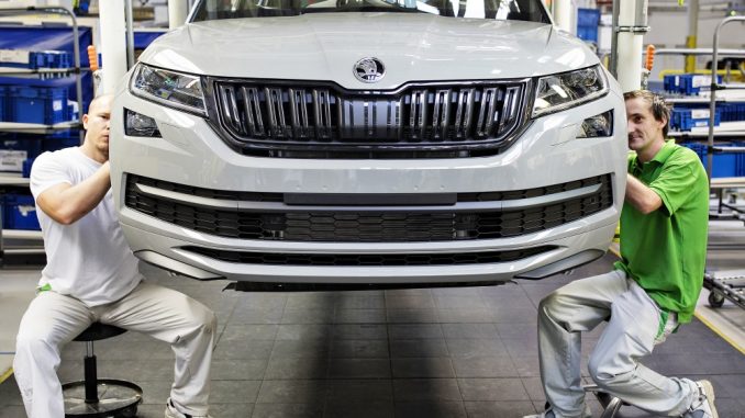 180927-250000th-kodiaq-manufactured-a-new-milestone-in-the-skoda-suv-campaign_small