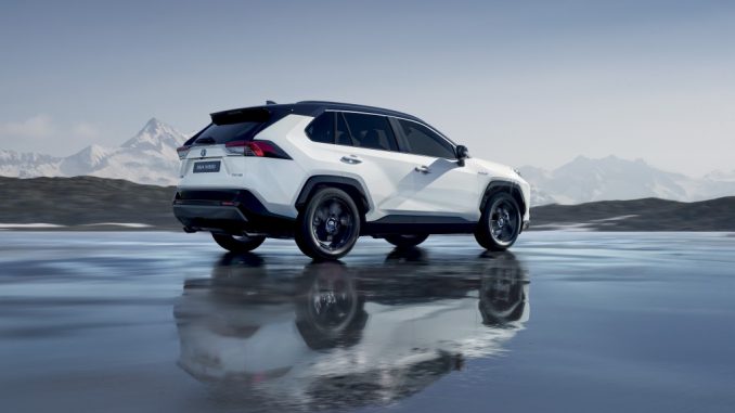 Toyota_RAV4_17
