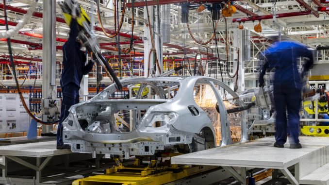 In der Region Moskau startet die Produktion für den lokalen Markt: Mercedes-Benz Cars eröffnet Pkw-Werk in RusslandProduction for the local market starts in the Moscow region: Opening of Mercedes-Benz Cars passenger car plant in Russia