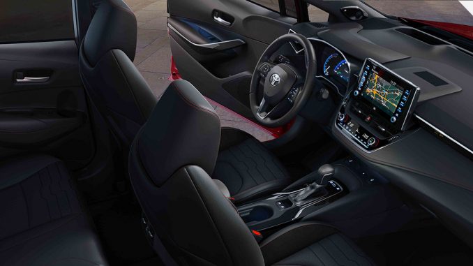 Toyota_Corolla_Hatchback_2