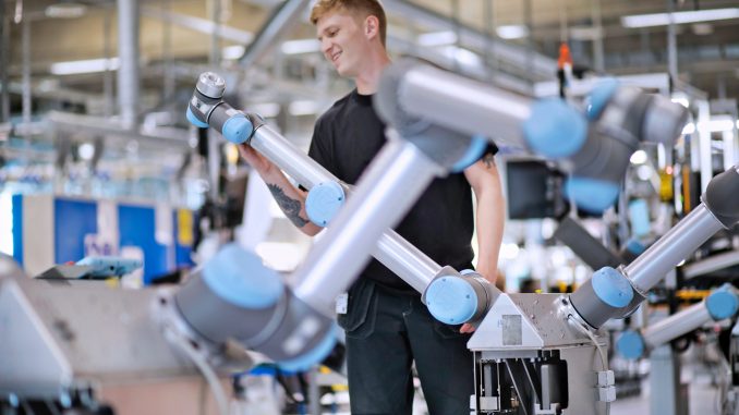 Universal Robots, production plant, collaborative robots robotok