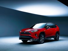 rav4_plugin_001_teaser_0