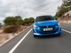 PEUGEOT_e208_TESTDRIVE_0919TC-419