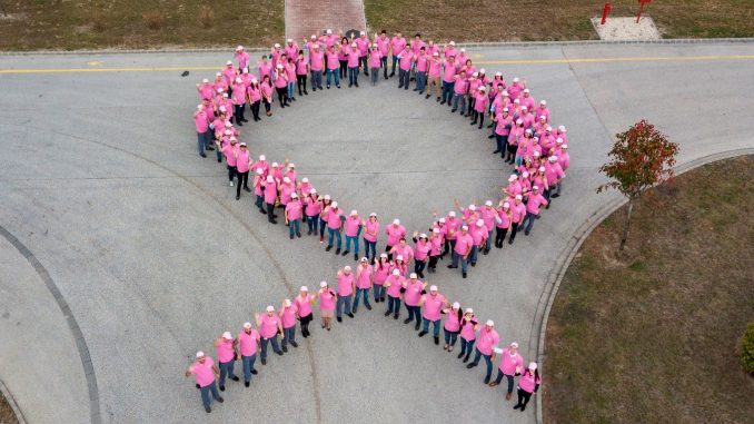 01 B-Pink kampány a tatabányai Bridgestone gyárban