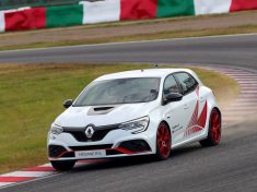 2019 - Nouvelle MÉGANE R.S. TROPHY-R : Nouveau record sur le circuit de Suzuka