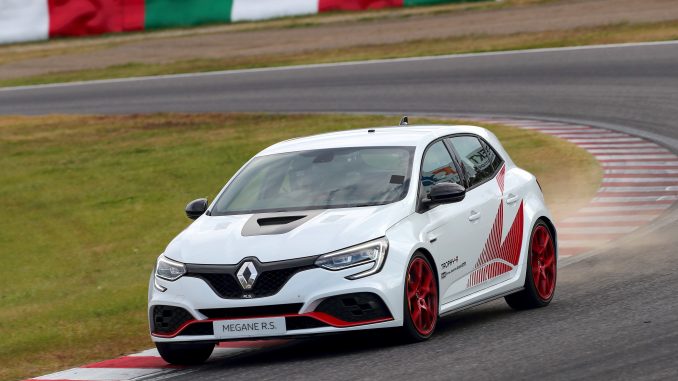 2019 - Nouvelle MÉGANE R.S. TROPHY-R : Nouveau record sur le circuit de Suzuka