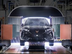 CUPRA-boosts-electrification-and-starts-production-of-the-Formentor-e-HYBRID_01_HQ(1)