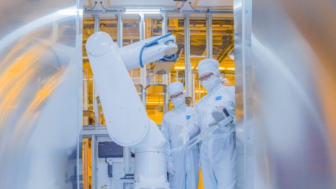 bosch_dresden-robot-wafer_res_1600x900 Bosch