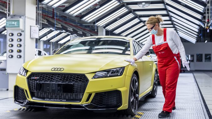 matt_audi_TT_rs járműipar, mattlakkozás, ipari termelés