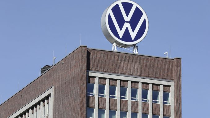 Markenhochaus (Brand Tower) - new Volkswagen logo Volkswagen