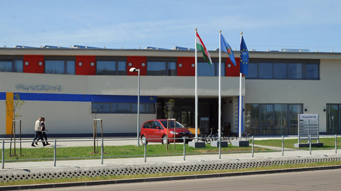 jaszfenyszaru inkubátorház