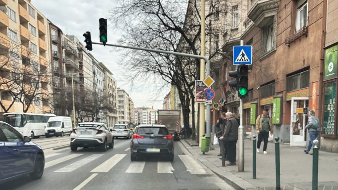 Elfoglalt_város_7 város forgalom