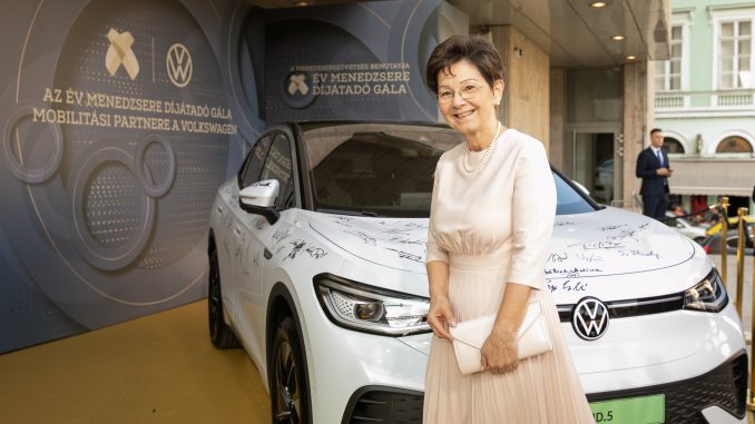 Év Menedzsere Gála 2023 Kiss Katalin kapta a Volkswagen Kék Innovációs Különdíját Kiss Katalin