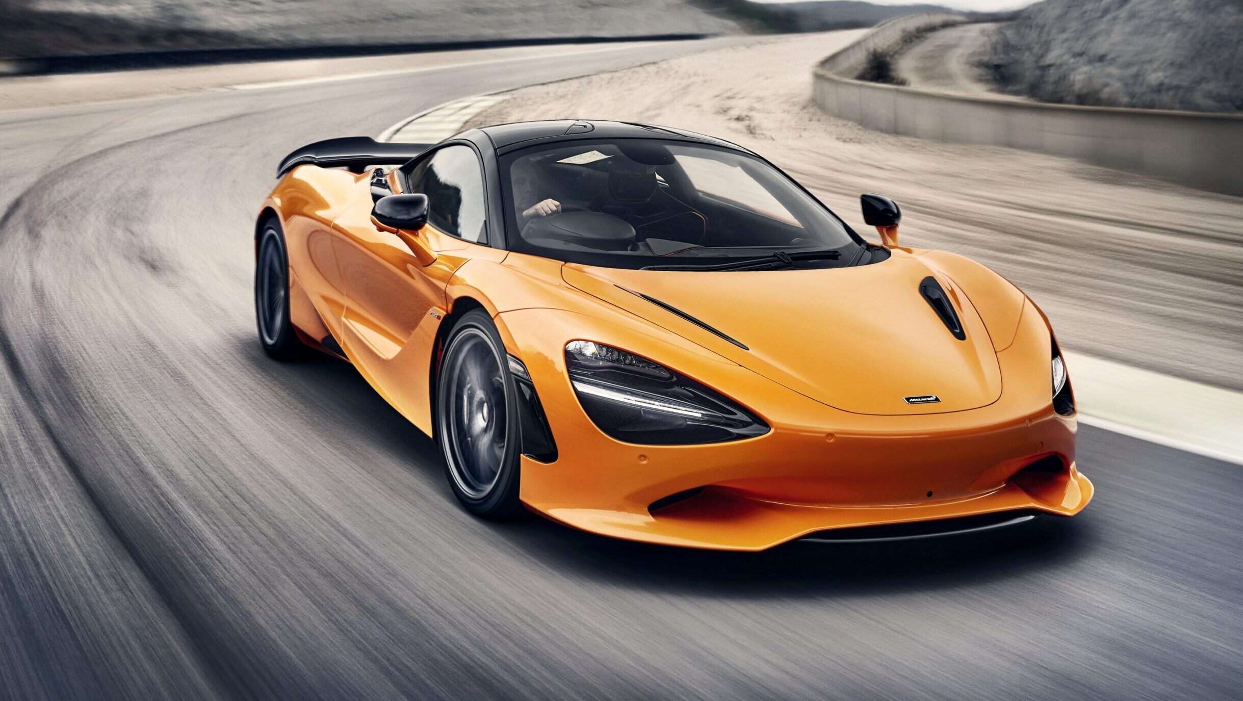 McLaren 750S 1/2 autó