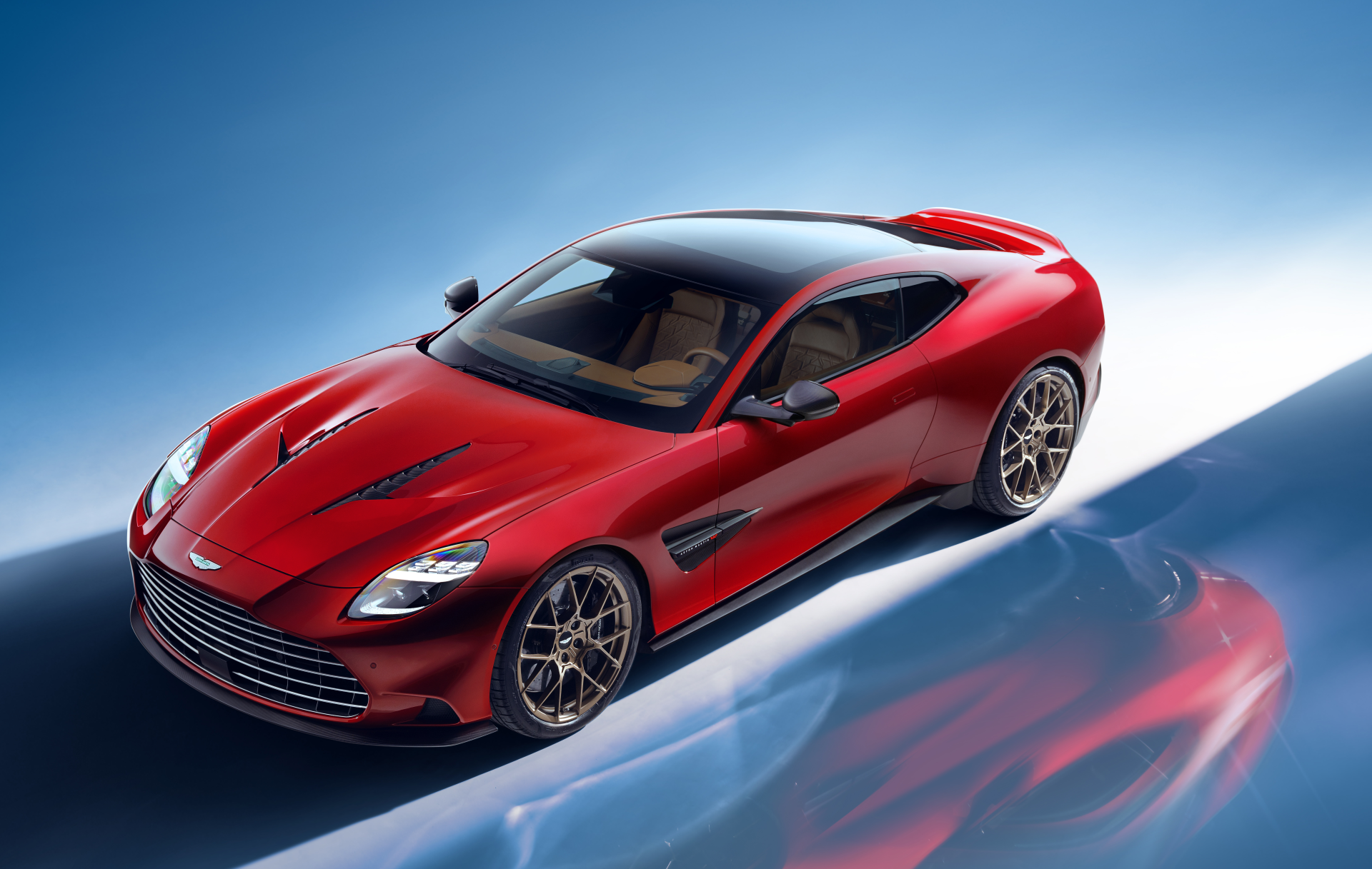 Aston Martin Vanquish 1/4