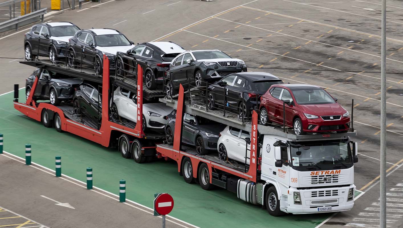 SEAT-SA-and-SETRAM-launch-the-first-megatruck_03_HQ