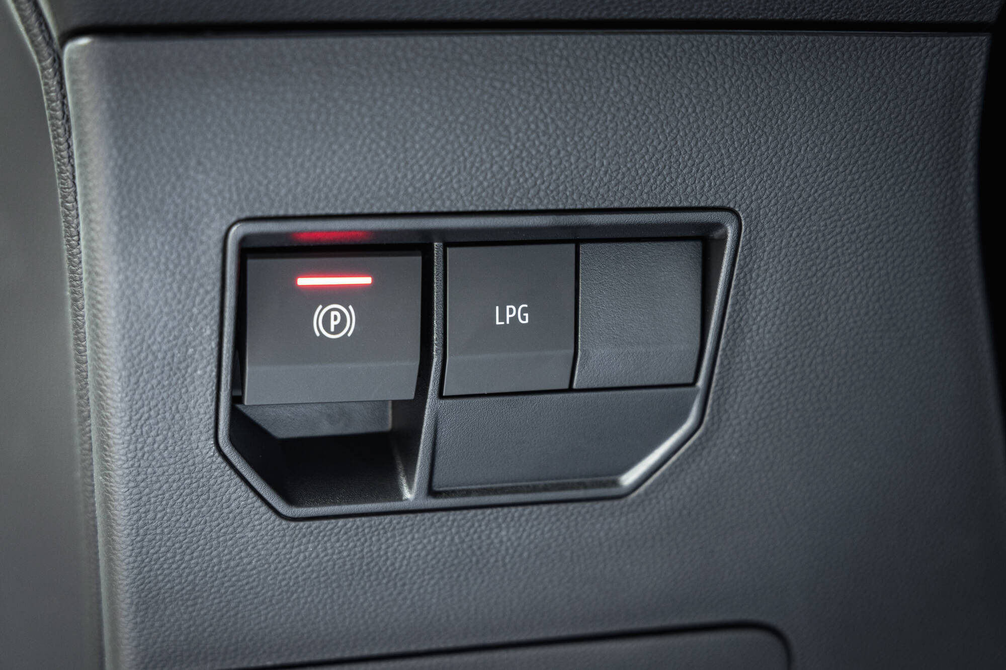 Dacia-Duster-III-hybrid-G-150-4X4-Extreme-version